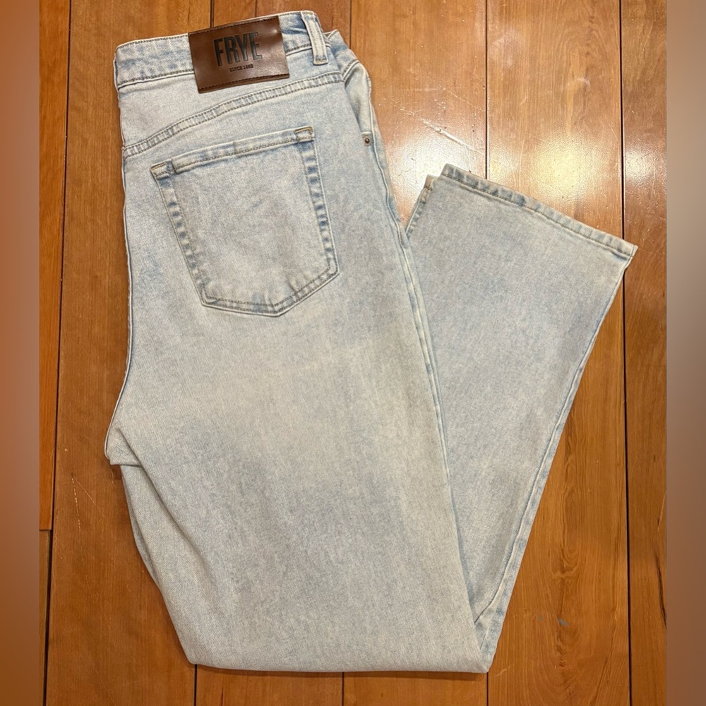 Frye Women’s Jeans Size 8 29” Boot Cut Light Wash Western wear Denim